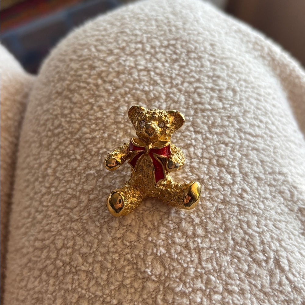 Gold teddy bear brooch